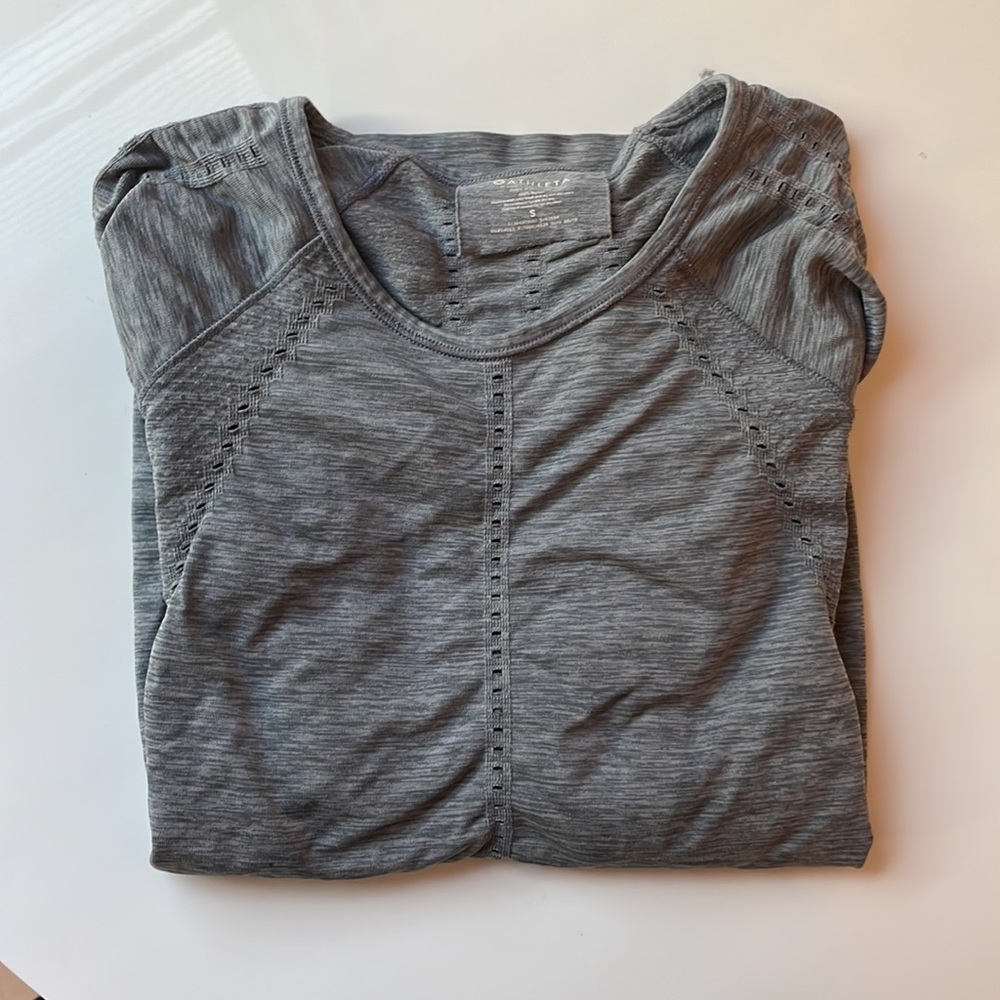 Super cute athleta workout top!